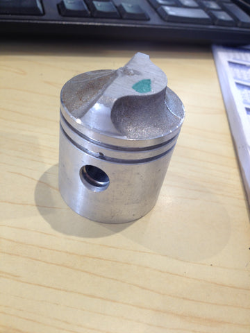 Piston  0436668